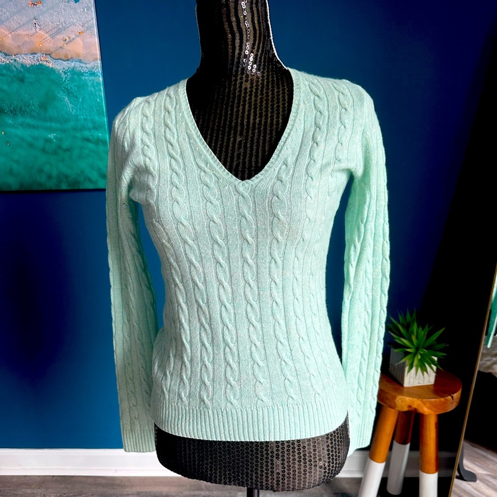 Cashmere Cable Knit Pattern VNeck Sweater